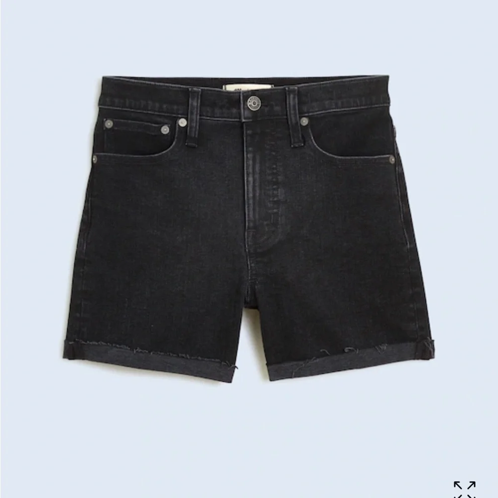 Madewell High-Rise Denim Shorts in Halwood Wash Black Denim Cutoff Shorts - Picture 1 of 6